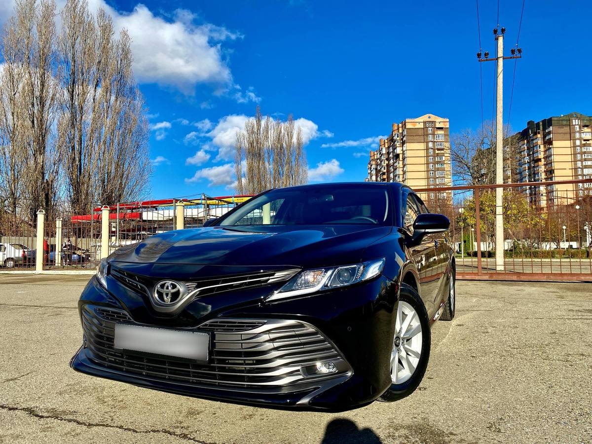 Купить Toyota Camry VIII (XV70) седан, 2019 года, цвет: Черный, за 2500000  руб. в Санкт-Петербурге